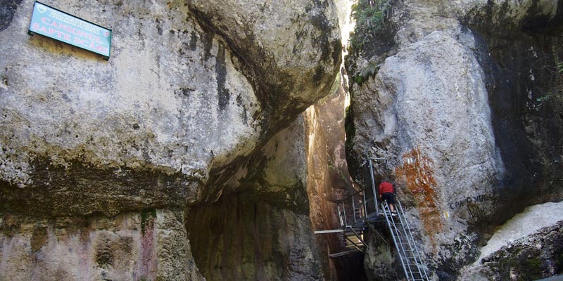 (UPDATE) Cadavrul unui bărbat a fost găsit în zăpadă, în zona Canionului 7 Scări