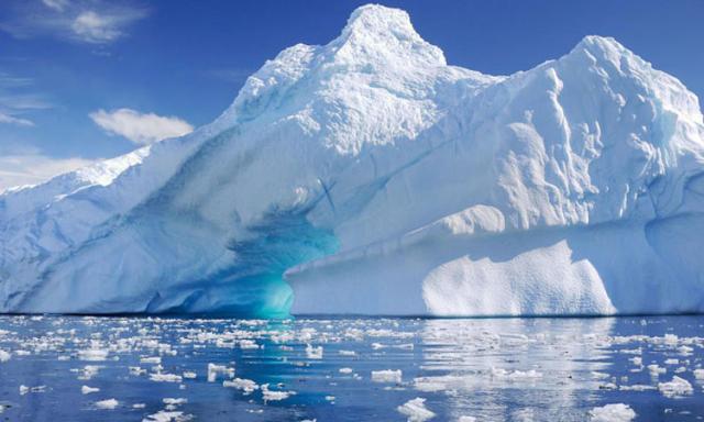 Un aisberg gigant este pe cale să se rupă din calota Larsen C din Antarctica