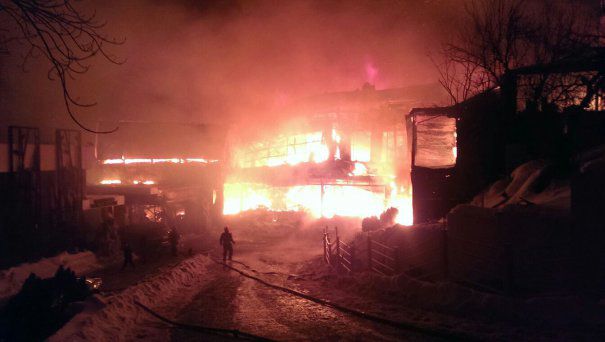 Procurorii nu pot intra încă în clubul Bamboo pentru că incendiul nu e lichidat