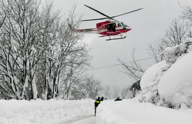 3 români, salvați din avalanșa din Italia