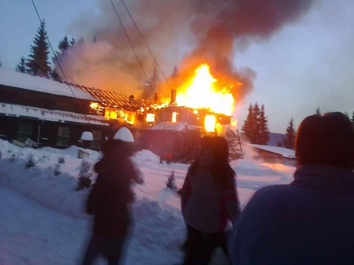 Incendiu la școala din Comandău, județul Covasna