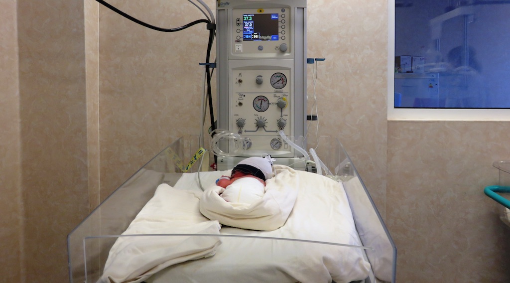 Resuscitarea copiilor prematuri se va face mai eficient la Maternitatea din Sibiu