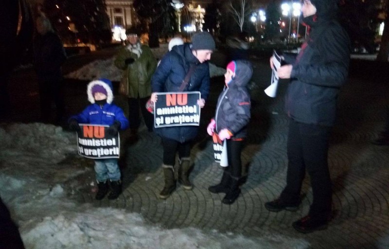 Ordonanţa graţierii scoate şi azi oamenii în stradă