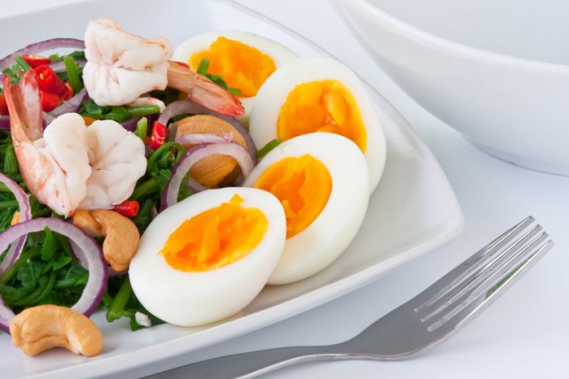 Nutriționiștii ne recomandă reducerea aportului zilnic de calorii, după vârsta de 30 de ani