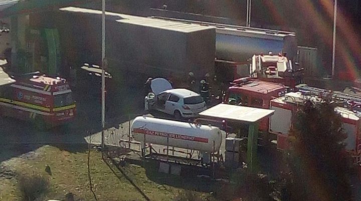 Incendiu la un autoturism aflat într-o benzinărie din Tg. Mureș