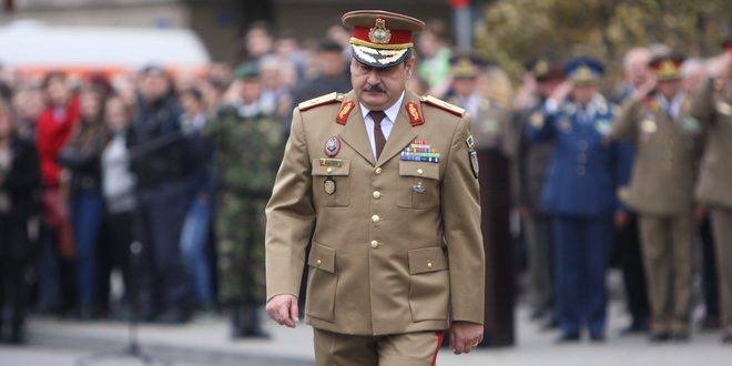 Ceremonie specială pentru trecerea în rezervă a unui general al forțelor speciale din Tg. Mureș