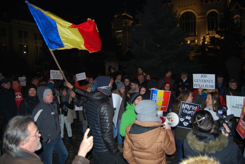 Au continuat, aseară, protestele