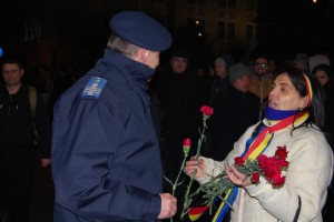 protest tg mures flori  jandarmi