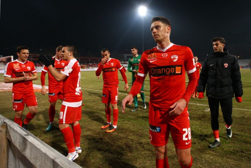 Dinamo revine pe loc de play-off la fotbal