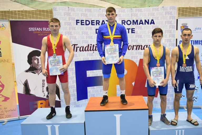 Mureșeanul Răzvan Kovacs, campion național la lupte libere Mureșeanul Răzvan Kovacs, campion național la lupte libere