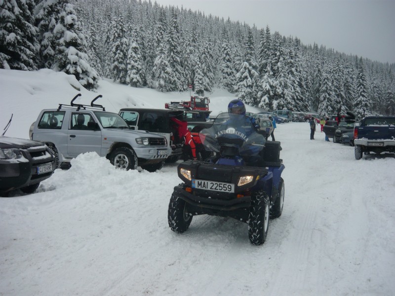 Un turist blocat în zăpadă a fost salvat de jandarmii din Alba