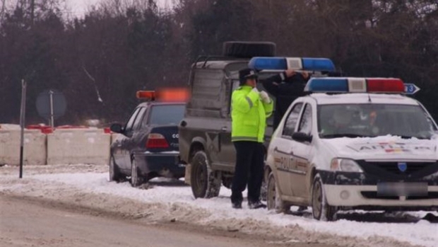 Un autocar cu 20 de copii a derapat în staţiunea Păltiniş
