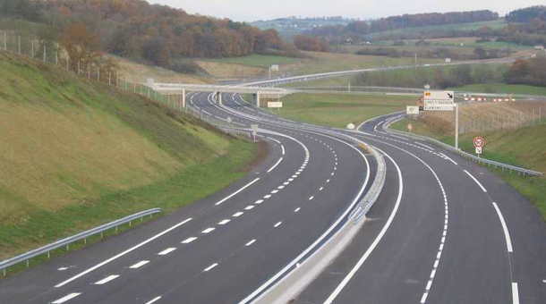 Studiile de fezabilitate predate cu întârziere pentru autostrada A1 Piteşti – Sibiu Studiile de fezabilitate predate cu întârziere pentru autostrada A1 Piteşti – Sibiu