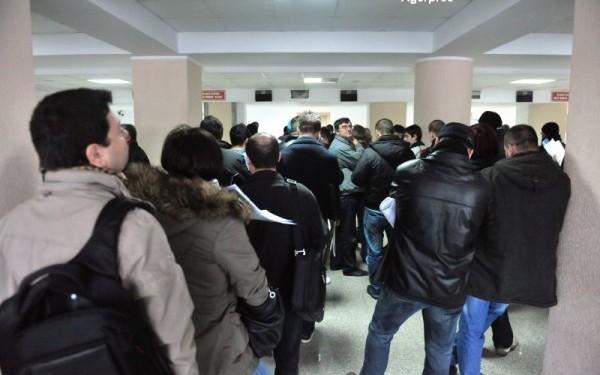 Braşov: Bonuri de ordine pentru eliminarea cozilor de noapte la înmatricularea vehiculelor
