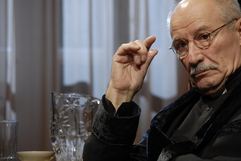 Victor Rebengiuc își dăruiește cea de a 84-a aniversare bolnavilor incurabili Victor Rebengiuc își dăruiește cea de a 84-a aniversare bolnavilor incurabili