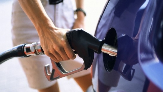 Consiliul Concurenţei investighează preţul carburanţilor din România