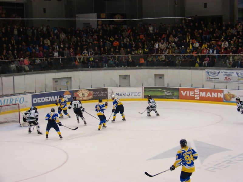,,Lupii” Braşovului joacă în weekend acasă, în play-off-ul Ligii Mol