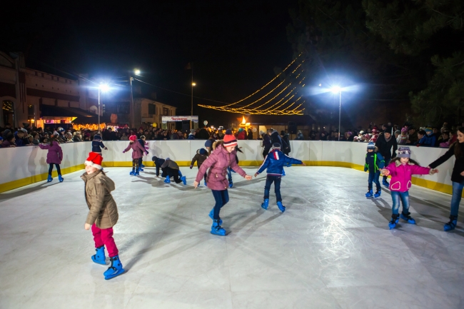 Patinoarul artificial din municipiul Târgu Secuiesc ar putea fi pus în funcţiune în acest an