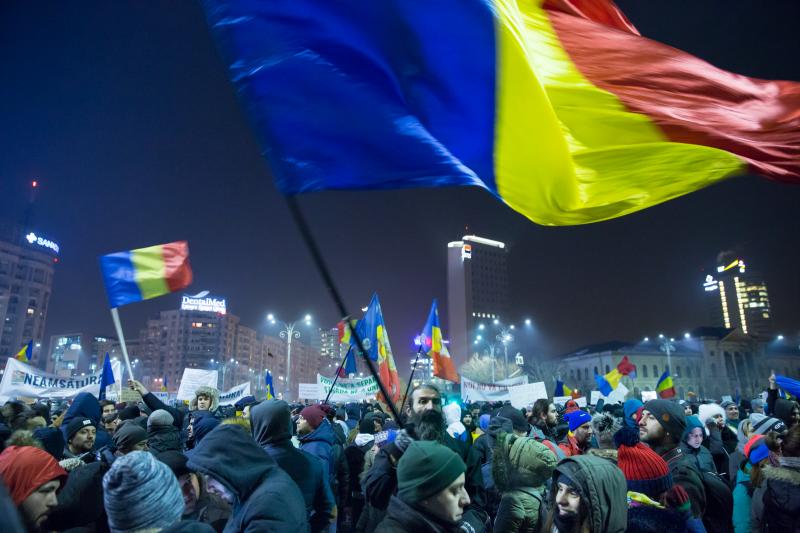 Aseară a fost a 27-a zi de proteste antiguvernamentale în Piaţa Victoriei Aseară a fost a 27-a zi de proteste antiguvernamentale în Piaţa Victoriei