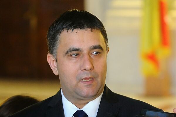 Comisiile parlamentare pentru buget-finanţe definitivează raportul privind rectificările bugetare făcute de Guvernul Cioloş