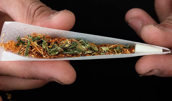 Consumator de droguri la doar 13 ani