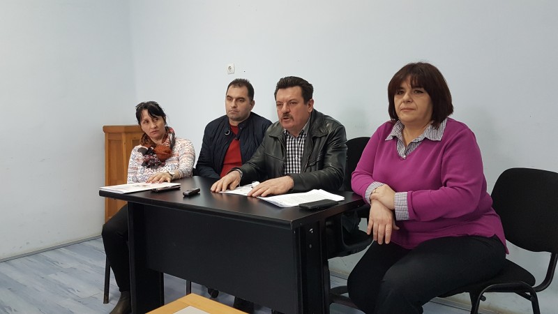 Sindicatul din Azomureş va depune plângere penală pentru şantaj Sindicatul din Azomureş va depune plângere penală pentru şantaj