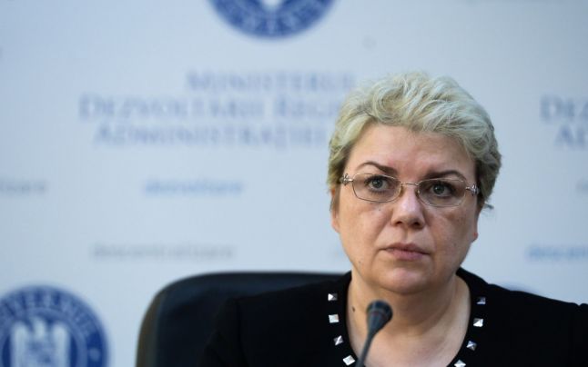 Mai mulţi miniştri au făcut cereri de retragere a demisiilor