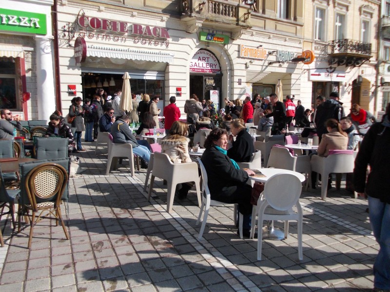 De la 1 aprilie apar terasele în Brașov De la 1 aprilie apar terasele în Brașov