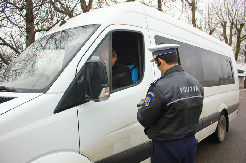 Verificări la transportatorii de persoane