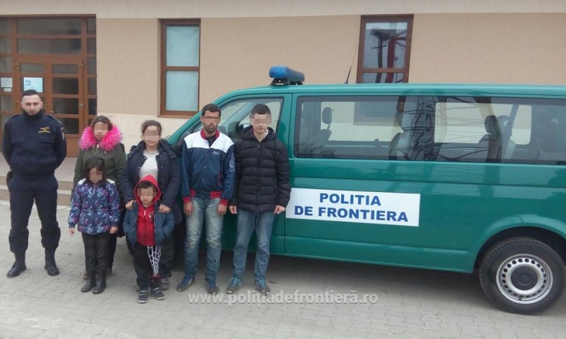 Opt imigranţi au încercat să treacă ilegal graniţa din Serbia în România Opt imigranţi au încercat să treacă ilegal graniţa din Serbia în România