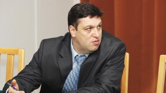 Şerban Nicolae, înlocuit din funcțiile deținute în Parlament