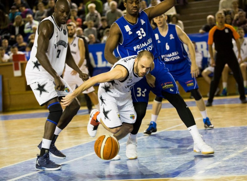 Etapa a 3-a a „sferturilor” la baschet masculin