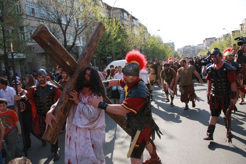 Festivalul Gloria Domini – Brașovul Pascal se încheie în Vinerea Mare cu ,,Drumul Crucii”