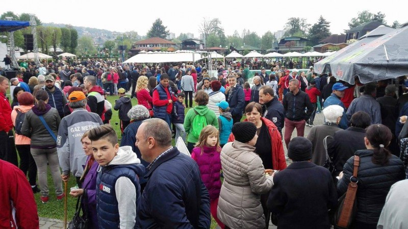 Mii de târgumureșeni sunt prezenți la deschiderea sezonului estival de la Weekend Mii de târgumureșeni sunt prezenți la deschiderea sezonului estival de la Weekend