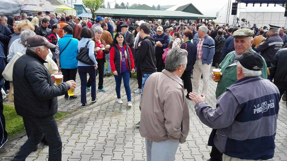 Peste 4.000 de oameni la Week-end, la deschiderea sezonului estival din Tg. Mureș Peste 4.000 de oameni la Week-end, la deschiderea sezonului estival din Tg. Mureș