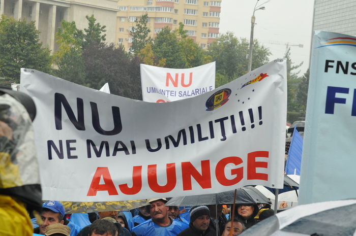 UPDATE: Mitingul din administraţia publică locală s-a încheiat