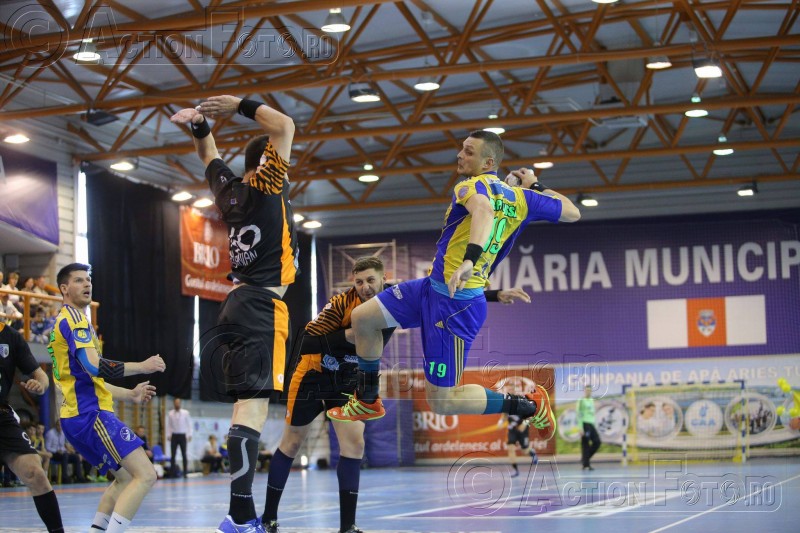 Semifinale la handbal masculin