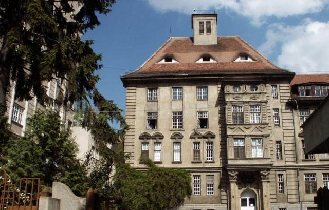 CJ Brașov vrea noi lucrări de reparații la Maternitatea din oraș