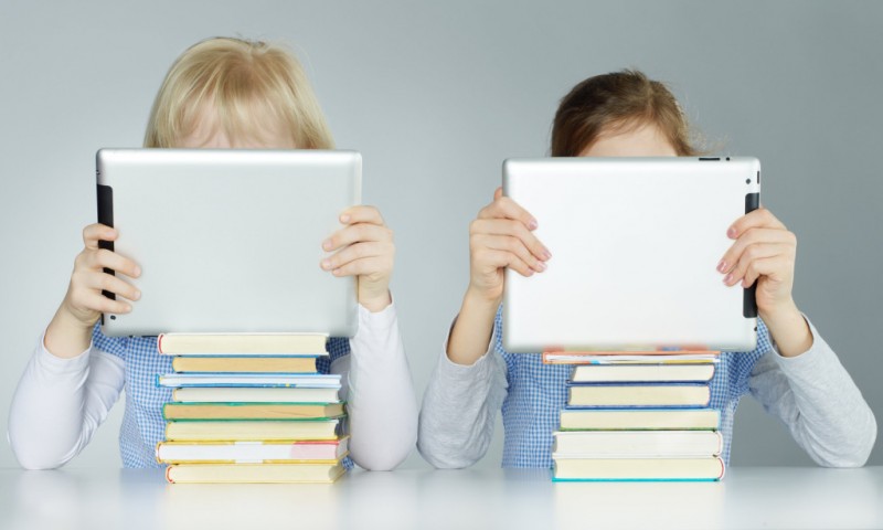 Ministrul Educaţiei dă asigurări că manualele şcolare noi, pentru clasa a V-a, vor fi gata la timp