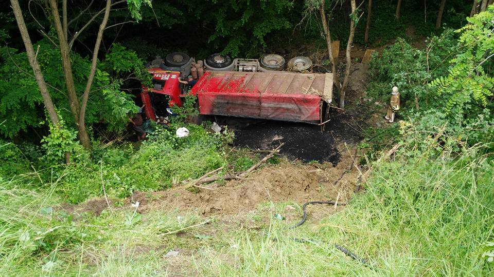 Trafic blocat pe DN 13 E 60, la ieșirea din Bălăușeri către Sighișoara Trafic blocat pe DN 13 E 60, la ieșirea din Bălăușeri către Sighișoara