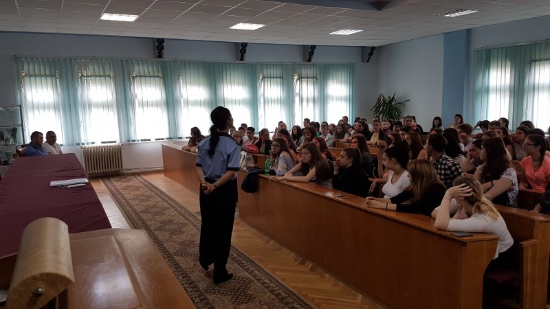 Elevii mureșeni au primit astăzi cea mai bună lecție de viață, de la doi deținuți