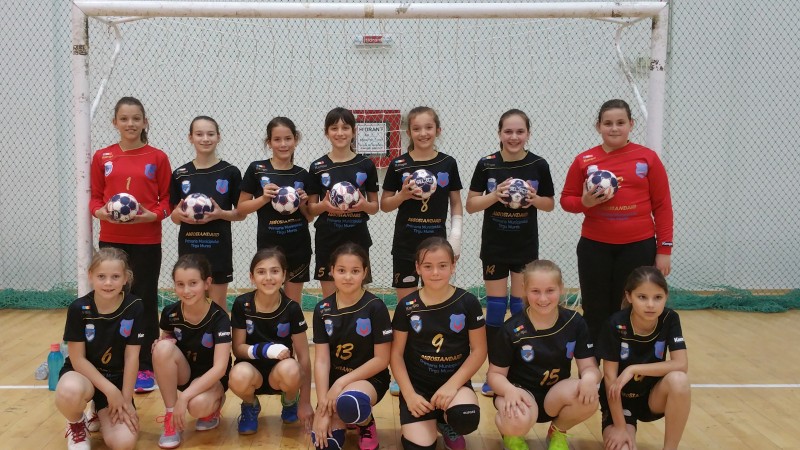 Mini-handbal feminin