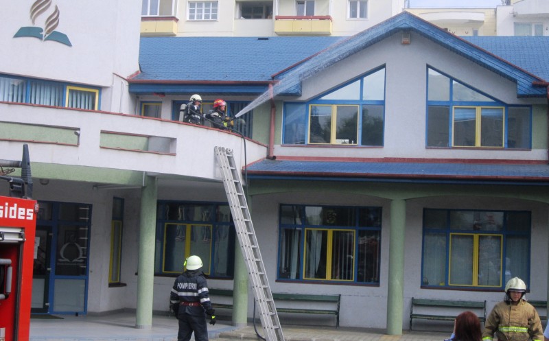 Nu se fac exerciții de simulare la incendii în școli