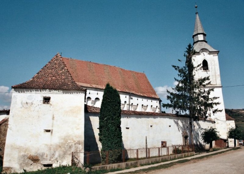 Drum de acces către singurul monument UNESCO din Harghita, reabilitat de CJ