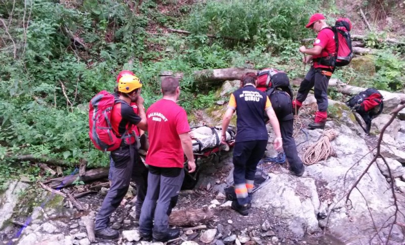 Salvamontiştii sibieni au intervenit pentru a salva o turistă accidentată