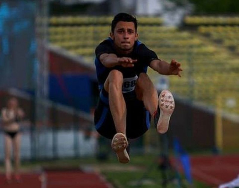 Braşoveanul Iulian Staicu este campion naţional la săritura în lungime