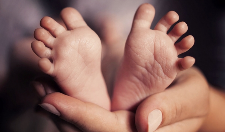 Viitoarele mame din mediul rural, informate prin sms despre toate analizele medicale necesare