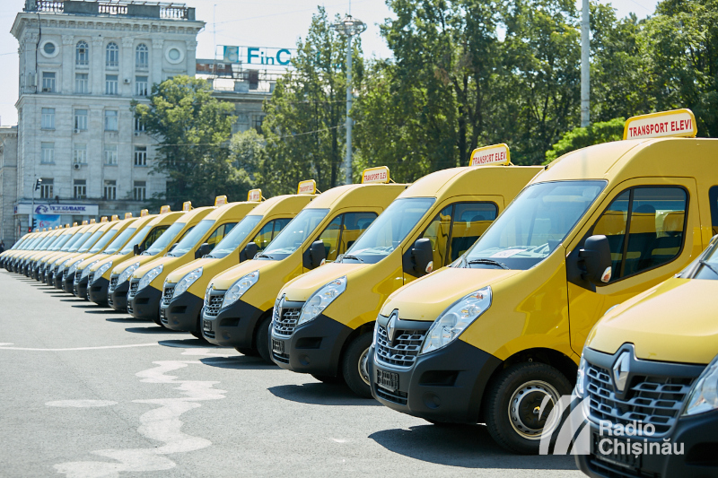 96 de microbuze pentru transportul elevilor din Republica Moldova, donate de Guvernul României 96 de microbuze pentru transportul elevilor din Republica Moldova, donate de Guvernul României