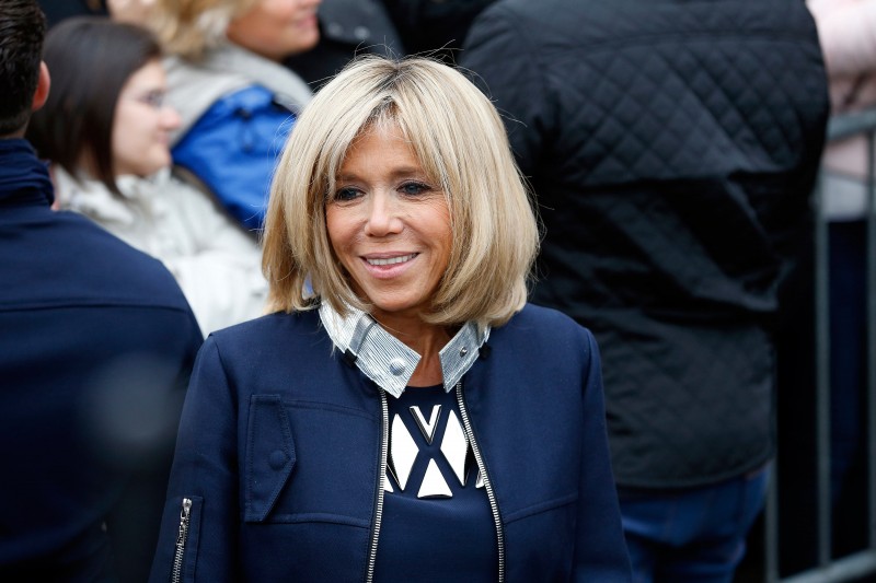 Brigitte Macron despre soțul ei: „Singurul său „defect” este tinereţea” Brigitte Macron despre soțul ei: „Singurul său „defect” este tinereţea”