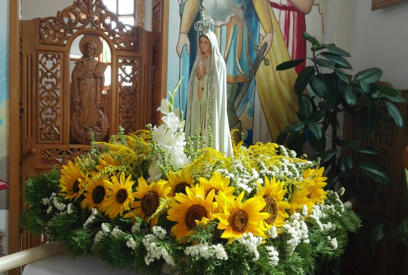 Bisericile și mănăstirile au fost pline azi de iubitorii Sfintei Maria